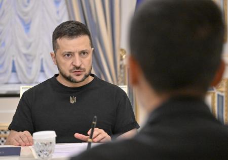 В офисе Зеленского рассказали о строительстве стены на севере Украины