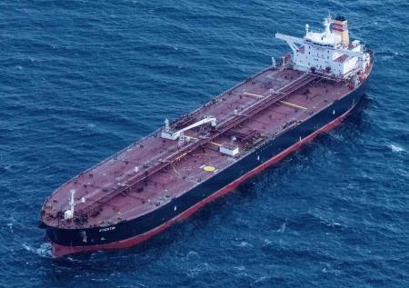 В Балтийском море спасли забуксовавший танкер с тоннами нефти