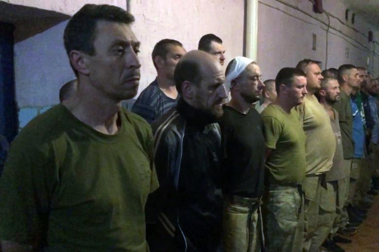 Сдавшиеся в плен бойцы ВСУ под Лисичанском