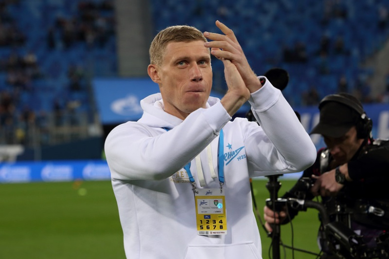 Нападающий Павел Погребняк