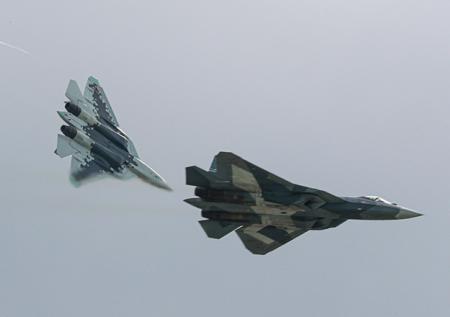 Военный эксперт назвал фаворита воздушной дуэли Су-57 и F-35