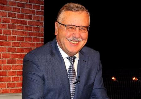 Гриценко попросил у украинцев денег на предвыборную кампанию