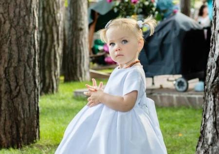 Кудрявцева сняла видео, как её маленькая дочь играет на пианино
