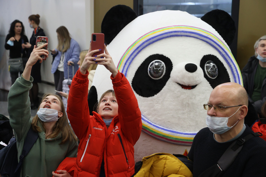 Встреча спортсменов олимпийской сборной ОКР, принимавших участие в Олимпиаде-2022, в аэропорту Шереметьево