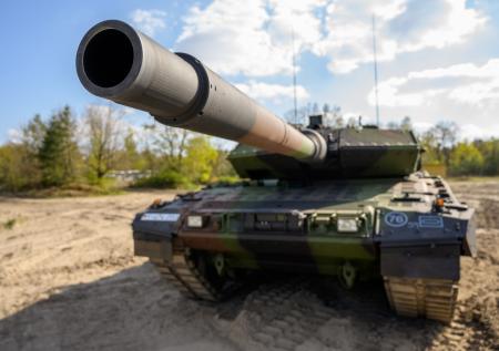 Испания извинилась за предложение поставить Украине танки НАТО