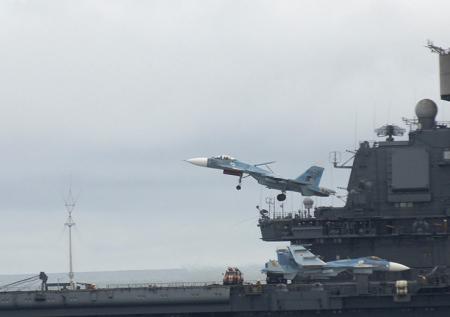 Главком ВМФ: Россия точно построит атомный авианосец