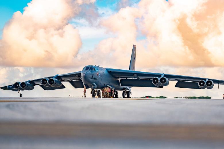 Американский стратегический бомбардировщик B-52