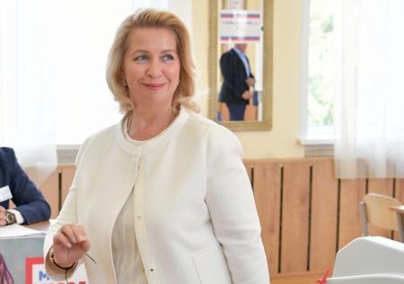Канада ввела санкции против жены и сына Медведева