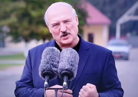 Лукашенко прибыл на митинг своих сторонников в Гродно