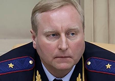 Генерала обвиняют в вымогательстве 100 миллионов: что известно о задержании