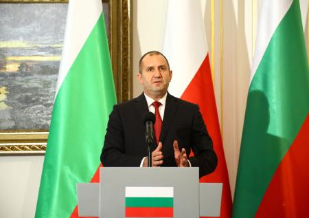 Президент Болгарии не знал о решении кабмина выслать 70 дипломатов РФ