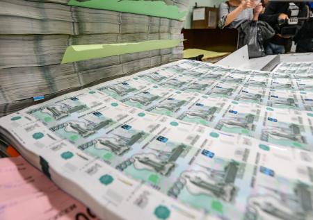 В СР подсчитали, сколько богачи должны бюджету России
