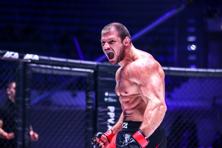 Иван Штырков в рамках турнира по смешанным единоборствам Absolute Championship Akhmat 131