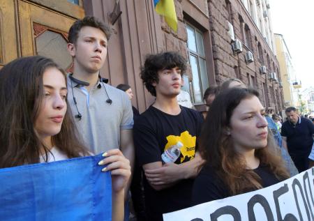 Сын Порошенко по-русски признался в любви к украинскому языку