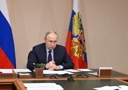 Путин предложил переселять граждан в деревянные дома