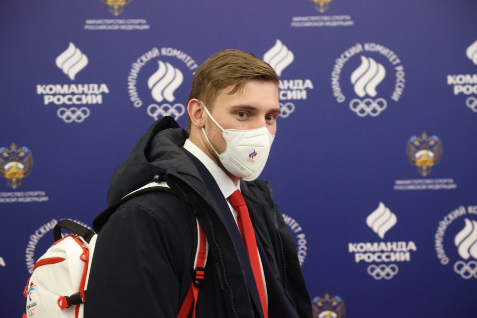 Российский спортсмен, член сборной России (команда ОКР) по хоккею Сергей Телегин, завоевавший серебряную медаль