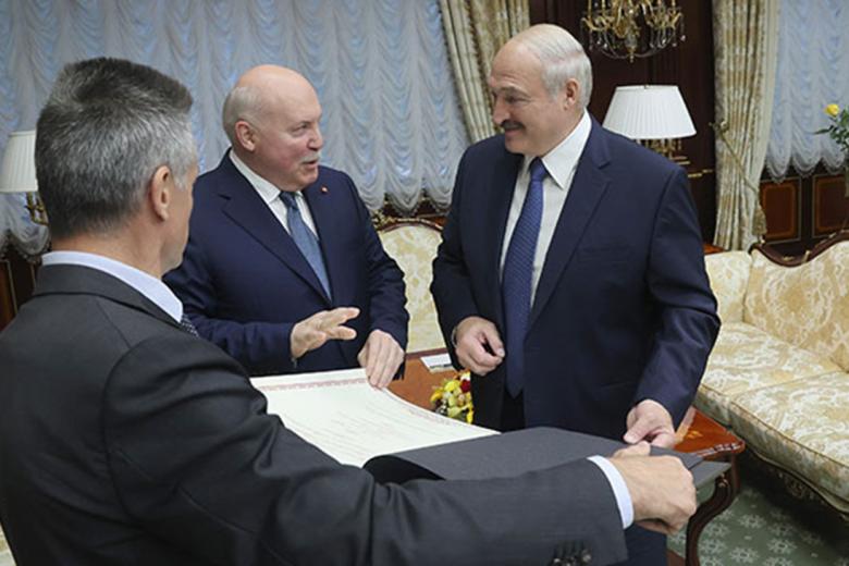 Дмитрий Мезенцев и Александр Лукашенко
