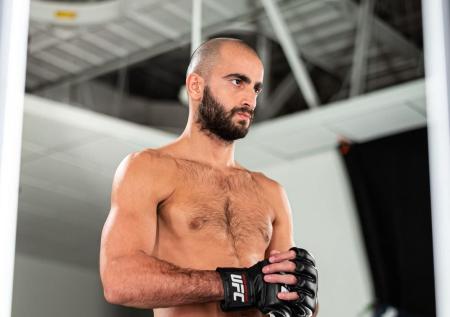 Чикадзе нокаутировал Барбозу в главном бою UFC в Лас-Вегасе