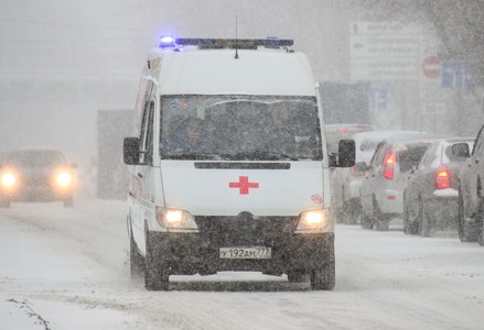 Двое детей разбились на снегоходе под Иркутском