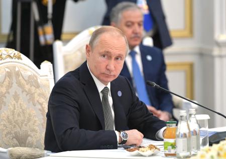 Путин призвал начать политические преобразования в Сирии