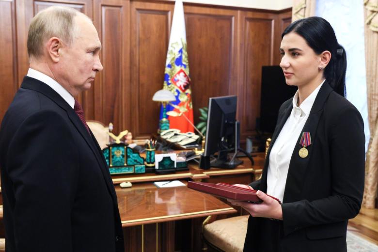 Владимир Путин, Елена Карабет