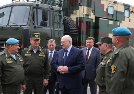 Лукашенко назвал первоочередную задачу армии страны в текущей обстановке