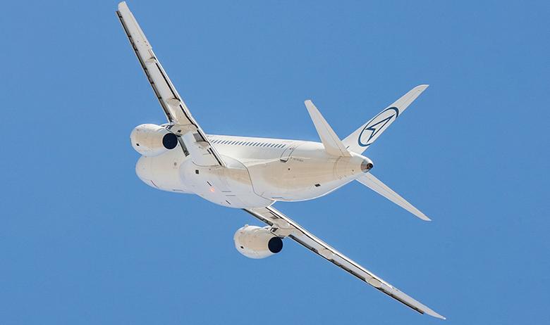 SSJ 100