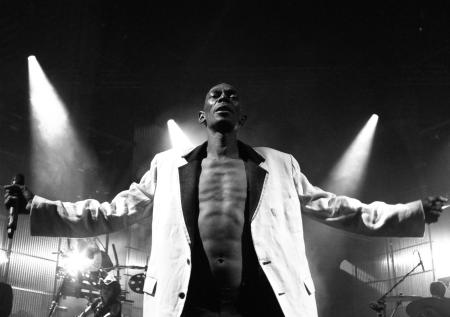 Умер солист британской электронной группы Faithless Макси Джазз