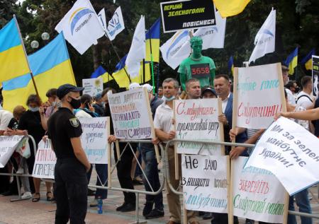 Экс-депутат Верховной рады предсказал распад Украины осенью