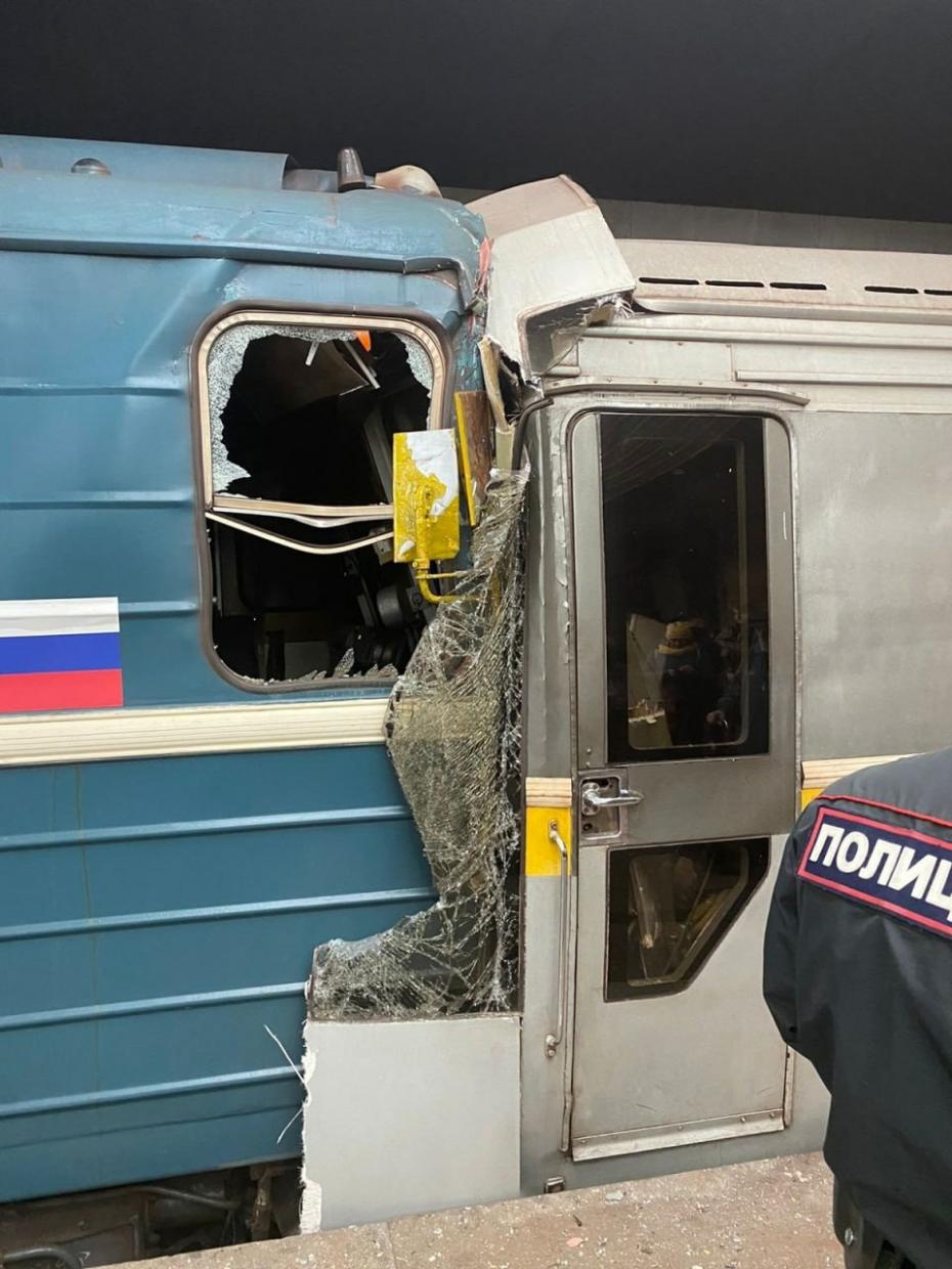 Столкновение двух поездов на станции метро «Печатники» в Москве