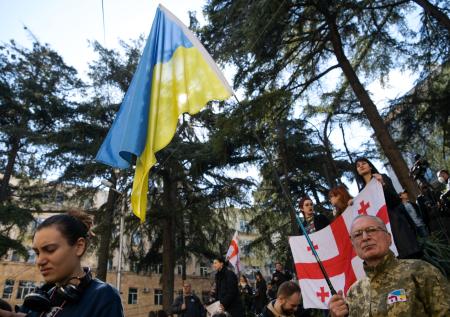 «Бойцы Саакашвили приехали с Украины»: грозит ли Грузии госпереворот