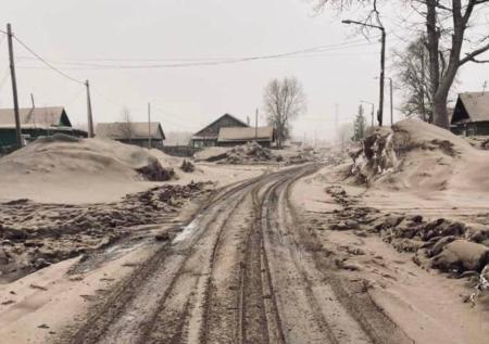 Вулкан Шивелуч на Камчатке выбросил пепел на высоту до 15 километров