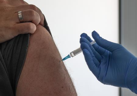 В Таджикистане началась обязательная вакцинация от COVID-19