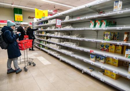 Между молотом и наковальней: Счётная палата грозит дефицитом продуктов