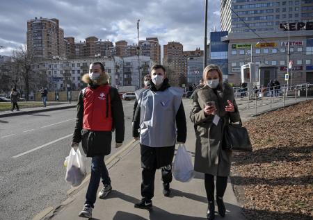 В волонтёрской помощи в Москве нуждаются более миллиона стариков 