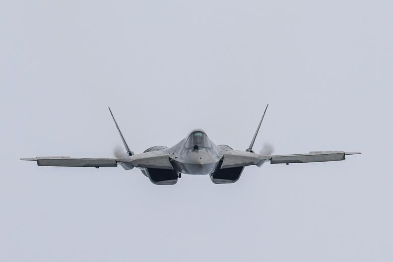 Многофункциональный истребитель пятого поколения Су-57