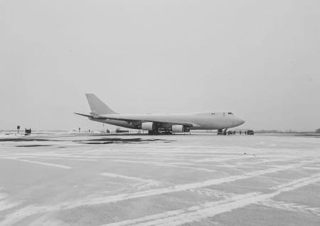 Грузовой Boeing во второй раз экстренно сел в Новосибирске