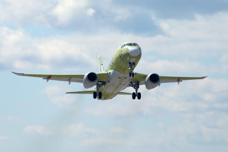 Полностью импортозамещенный SJ 100 (Superjet) c российскими двигателями ПД-8 выполняет первый полет в Комсомольске-на-Амуре
