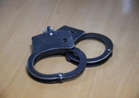 В Петербурге инспектора по надзору арестовали за попытку продажи гашиша