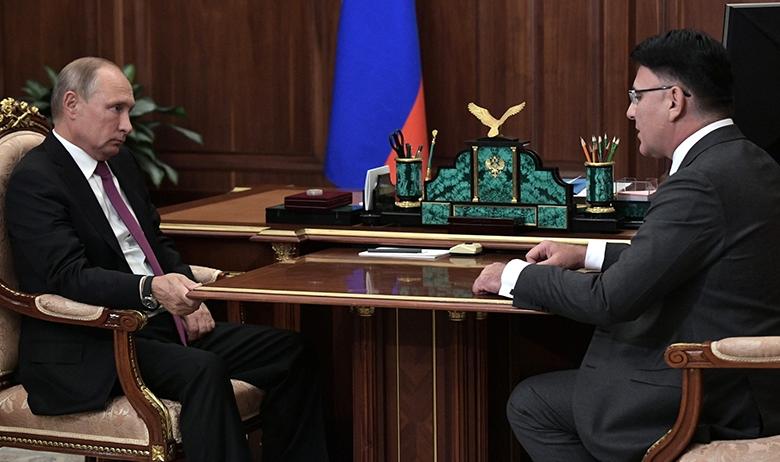 Владимир Путин на встрече с Александром Жаровым