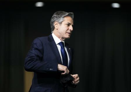 Блинкен призвал Баку и Ереван к диалогу по гуманитарным вопросам