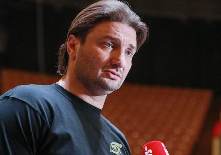 Емельяненко и Запашный сразились в армрестлинге