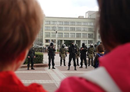 Оппозиционер Цепкало рассказал, как можно лишить милицию зарплаты