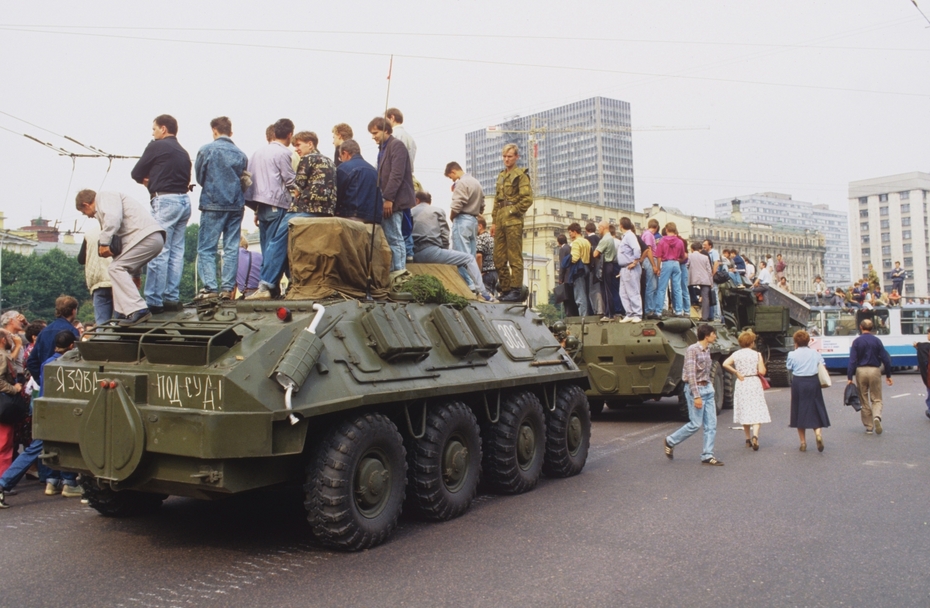 Августовский путч 19-22 августа 1991 года, организованный членами Государственного комитета по чрезвычайному положению с целью остановить распад СССР и не допустить подписания Союзного договора.