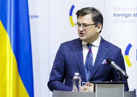 Кулеба заявил о необходимости взаимодействовать с Москвой