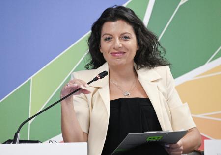 «Алла Борисовна нас невзлюбила»: цитаты Симоньян о Пугачевой, Путине, Крыме