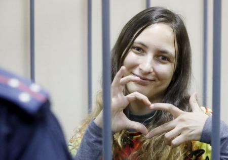 Осужденной художнице Скочиленко не дают обследоваться в гражданской клинике