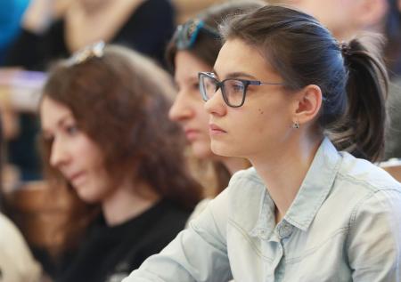 В Госдуме призвали регулировать число платных мест в вузах