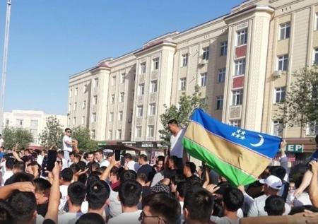 В Нукусе после протестов в больницах оказались тысячи человек