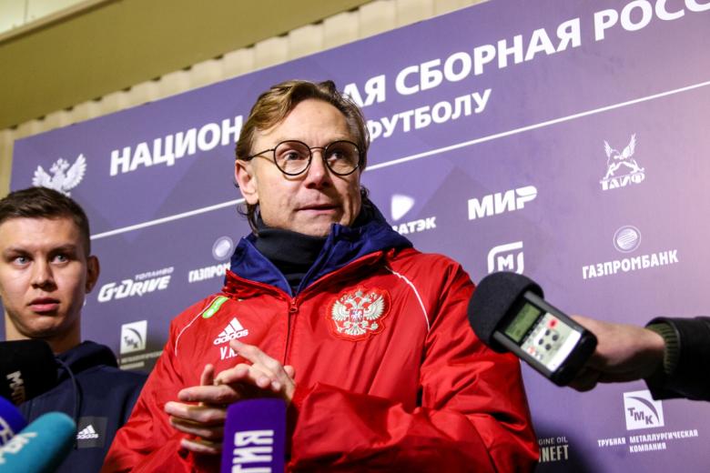 Валерий Карпин
